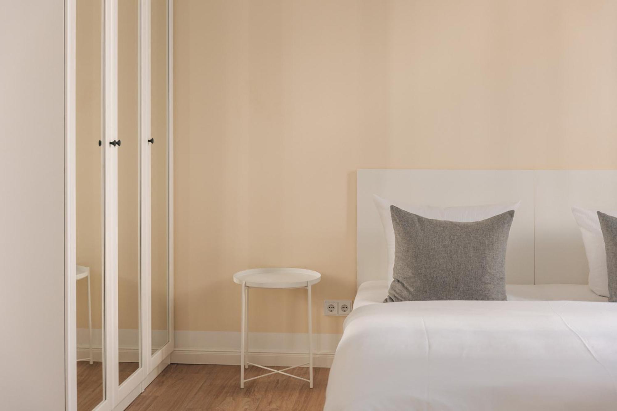 Homaris Apartments Frankfurter Allee Берлин Экстерьер фото